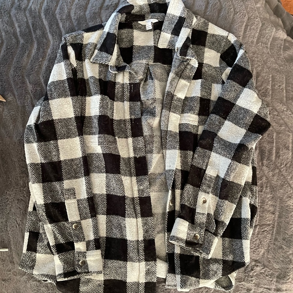 A black and white flannel